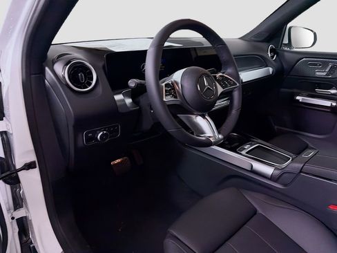 New 2026 Mercedes-Benz GLB 250 4MATIC image 10