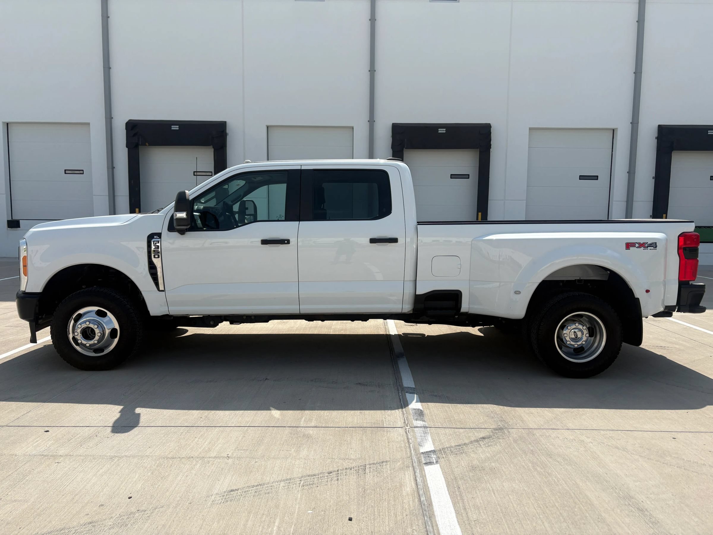 Used 2023 Ford F350 XL w/ 360-Degree Camera Package AWD/4WD image 5