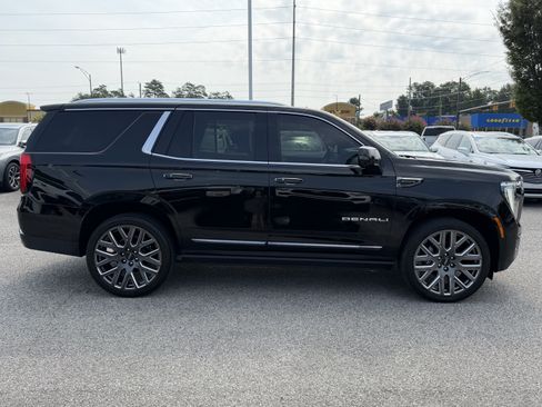 Used 2025 GMC Yukon Denali Ultimate AWD/4WD image 11