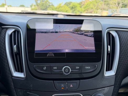 Used 2025 Chevrolet Malibu LT FWD image 19
