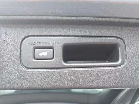 Used 2025 Honda Pilot EX-L image 14
