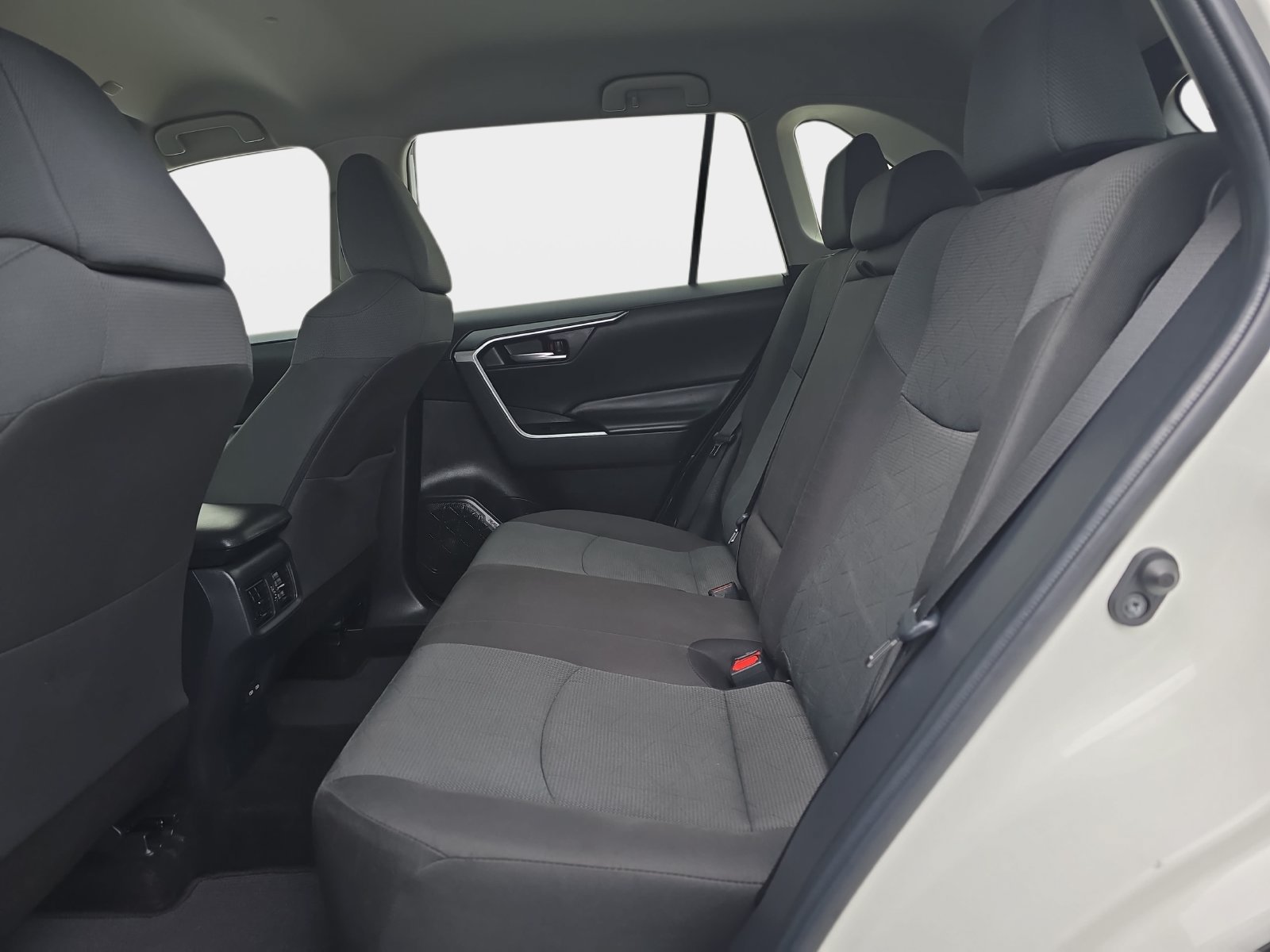 Used 2025 Toyota RAV4 XLE AWD/4WD image 16