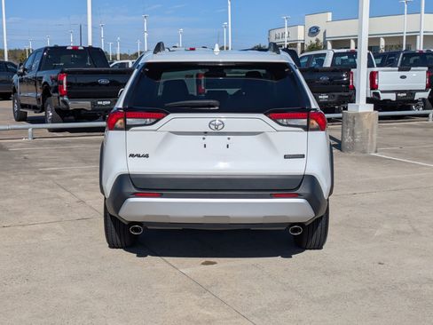Used 2024 Toyota RAV4 Adventure image 5
