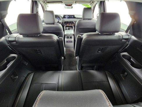 Used 2025 MAZDA CX-90 3.3 Turbo w/ Preferred Package AWD/4WD image 19