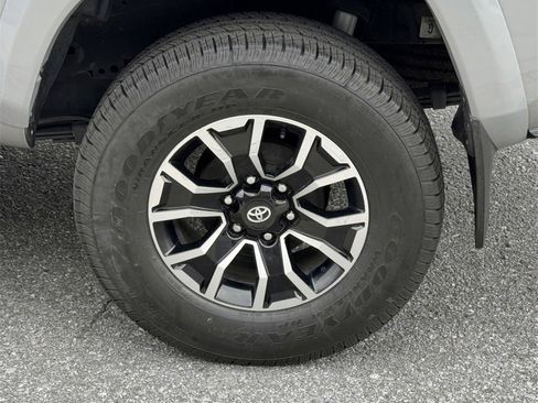 Used 2021 Toyota Tacoma TRD Sport w/ TRD Premium Sport Package image 11