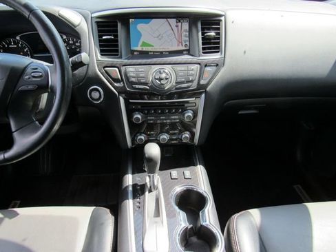 Used 2020 Nissan Pathfinder SL FWD image 21