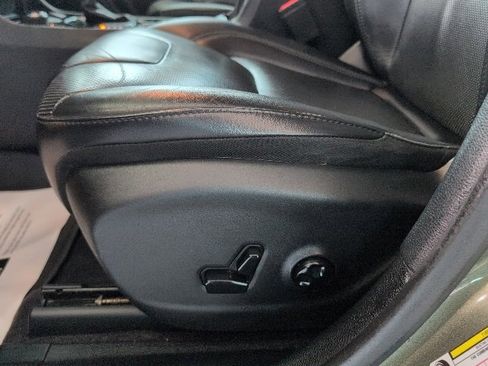 Used 2019 Jeep Cherokee Limited image 17