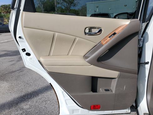 Used 2012 Nissan Murano LE w/ Platinum Pkg image 12