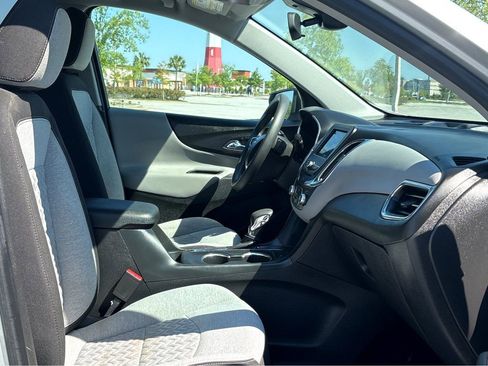 Used 2022 Chevrolet Equinox LT FWD image 6