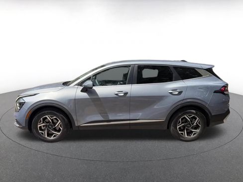 Used 2025 Kia Sportage LX FWD image 9