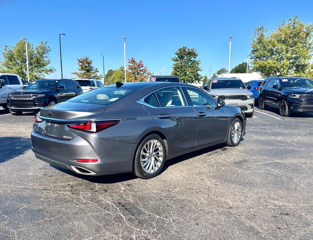 Used 2021 Lexus ES 350 Ultra Luxury w/ Accessory Package FWD image 13