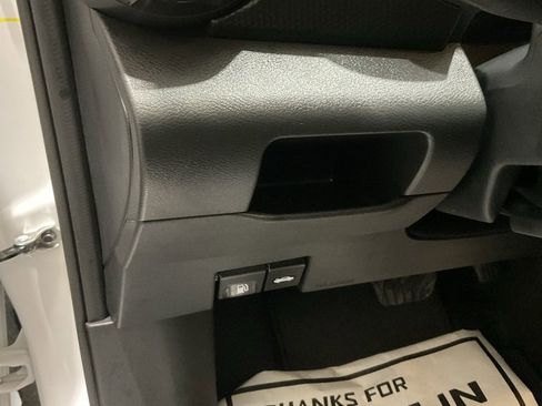 Used 2024 Nissan Kicks SV image 8