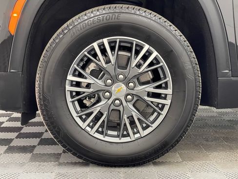 Used 2025 Chevrolet Traverse LT w/ LPO, Floor Liner Package AWD/4WD image 15