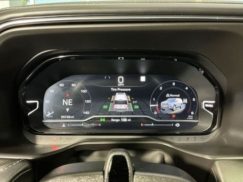 Used 2023 GMC Yukon Denali Ultimate AWD/4WD image 18