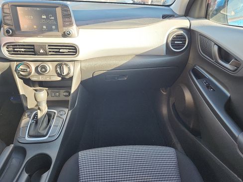 Used 2021 Hyundai Kona SE image 11