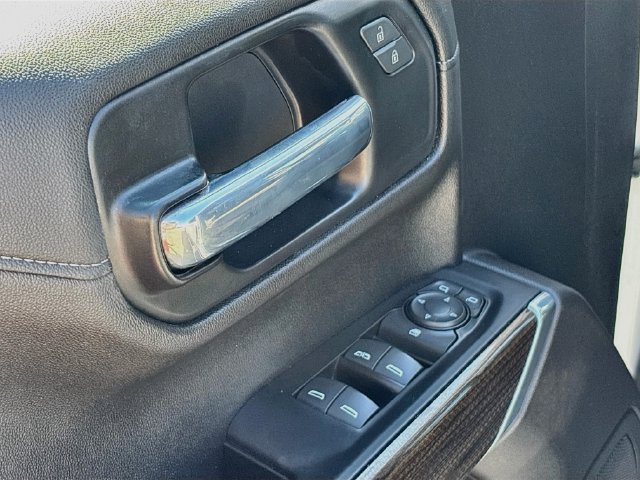 Used 2021 Chevrolet Silverado 1500 RST w/ LPO, Blackout Package AWD/4WD image 17