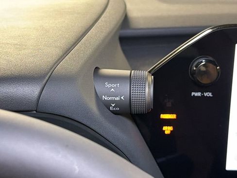 New 2026 Lexus UX 300h AWD image 22