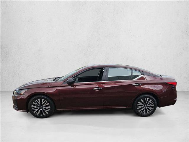 Used 2025 Nissan Altima 2.5 SV FWD image 8