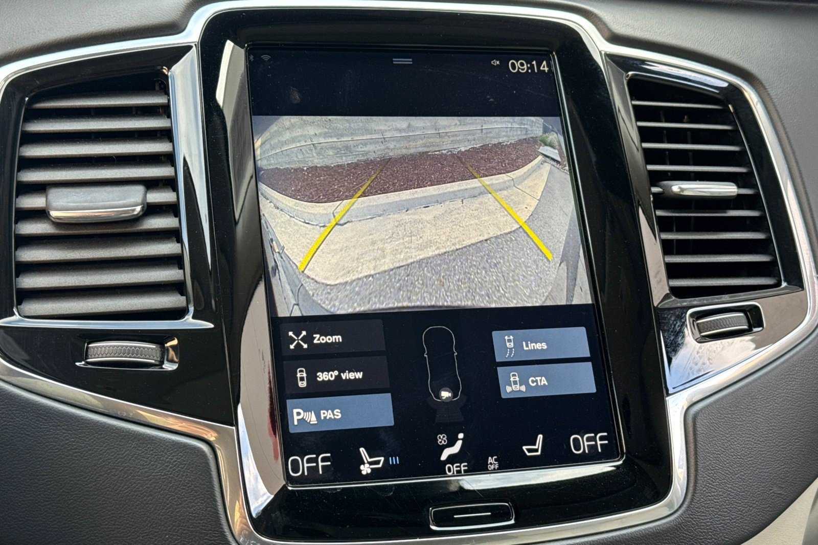 Used 2017 Volvo XC90 T6 Inscription w/ Vision Package AWD/4WD image 19