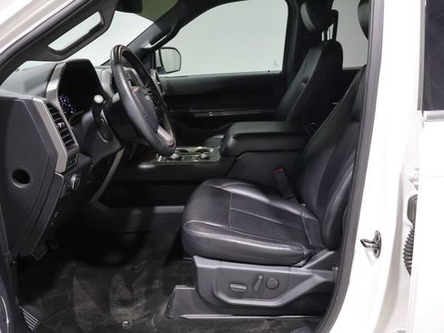 Used 2020 Ford Expedition XLT w/ Equipment Group 202A AWD/4WD image 13