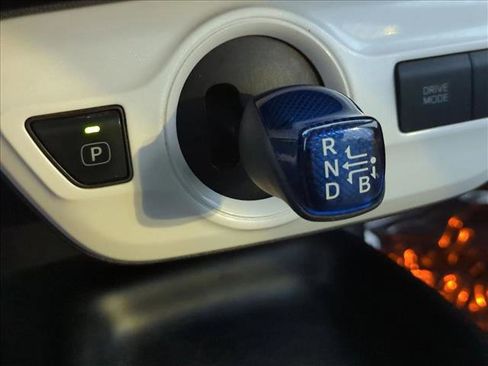 Used 2016 Toyota Prius Two image 12