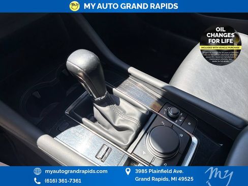Used 2020 MAZDA MAZDA3 Hatchback w/ Preferred Package FWD image 27