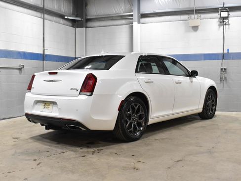 Used 2018 Chrysler 300 S w/ 300S Premium Group image 27