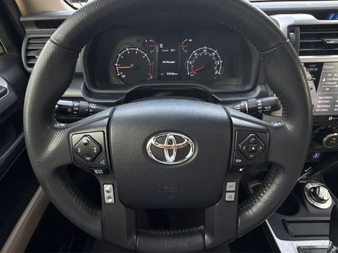 Used 2020 Toyota 4Runner SR5 Premium w/ Moonroof Package AWD/4WD image 34