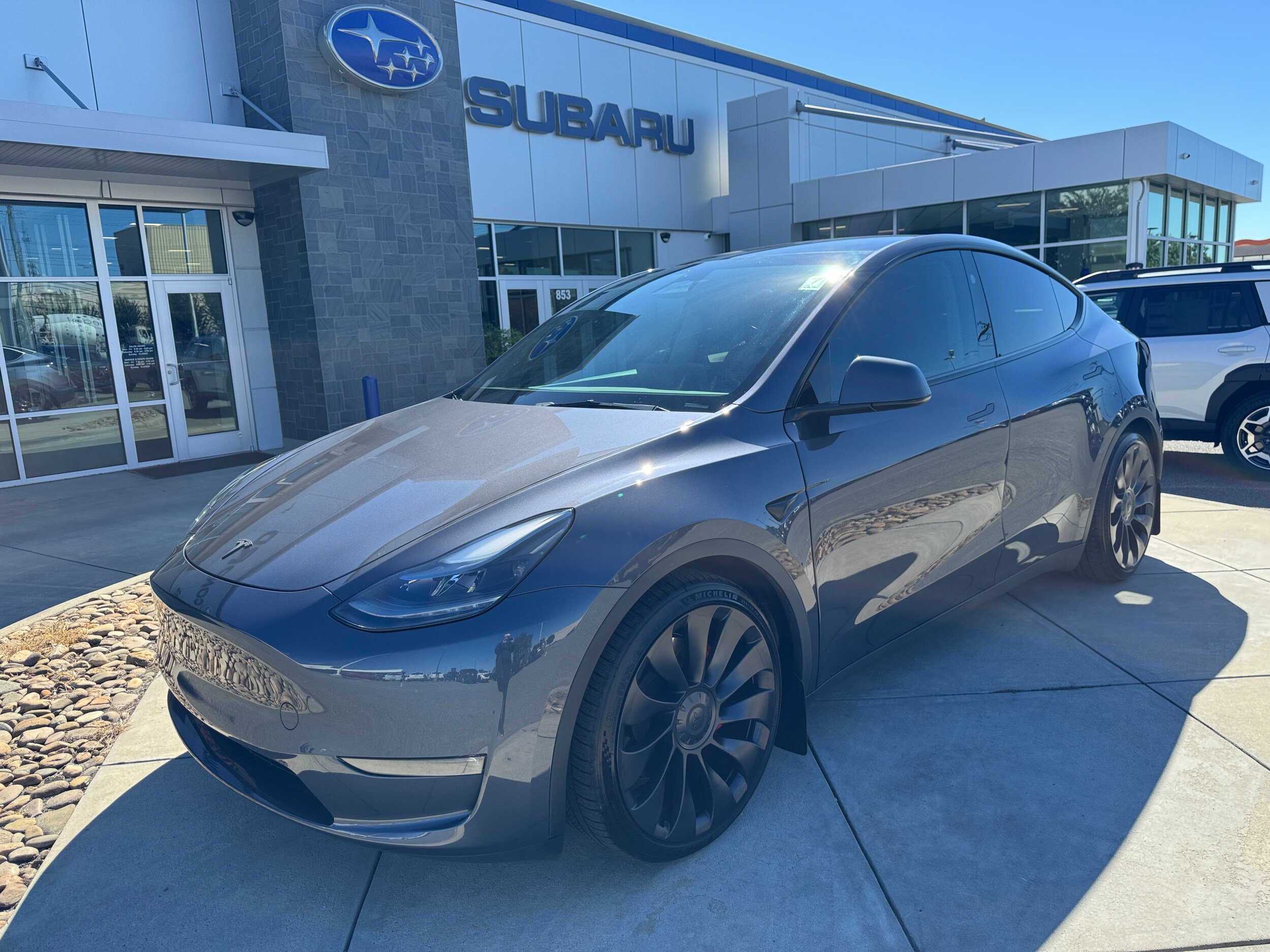 Used 2023 Tesla Model Y Performance AWD/4WD image 2