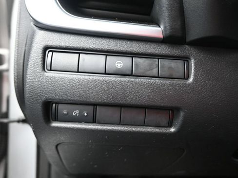 Used 2022 Nissan Rogue SV AWD/4WD image 9