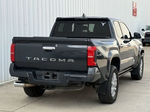 Used 2024 Toyota Tacoma Limited w/ Limited Package (LT) image 4