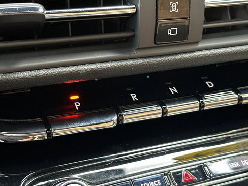 Used 2022 Lincoln Corsair Reserve image 21