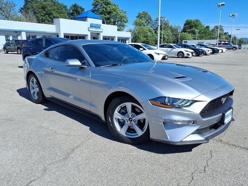 Used 2020 Ford Mustang Coupe RWD image 2