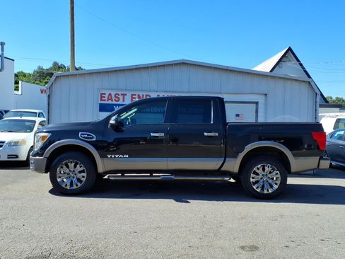 Used 2017 Nissan Titan Platinum Reserve w/ Off-Road Package AWD/4WD image 2