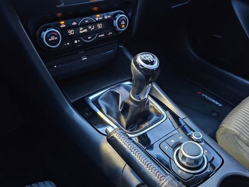 Used 2016 MAZDA MAZDA3 i Touring w/ Popular Equipment Package image 22