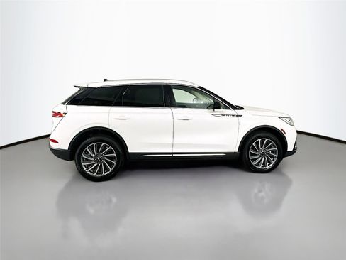 Used 2023 Lincoln Corsair Reserve image 8