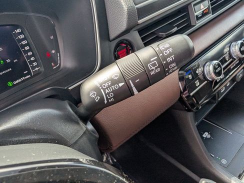 Used 2024 Honda Pilot Elite image 28