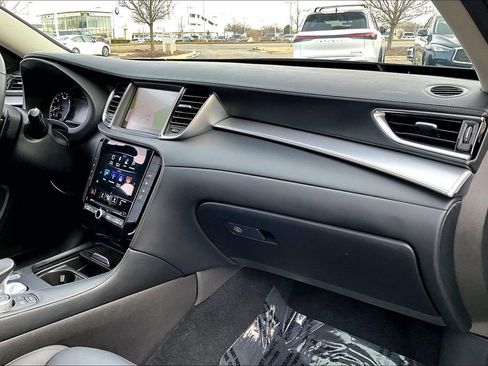 Certified 2019 INFINITI QX50 Luxe w/ Navigation Package image 25