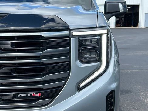 Used 2025 GMC Sierra 1500 AT4 w/ AT4 Premium Package AWD/4WD image 12