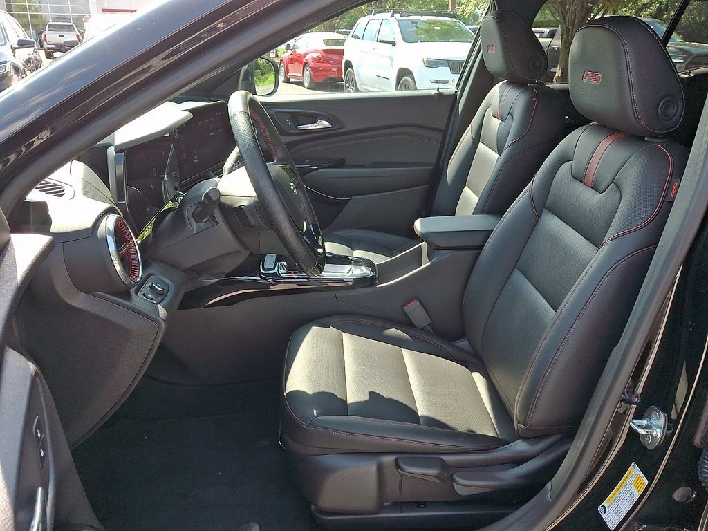 Used 2024 Chevrolet Trax RS w/ Driver Confidence Package FWD image 15