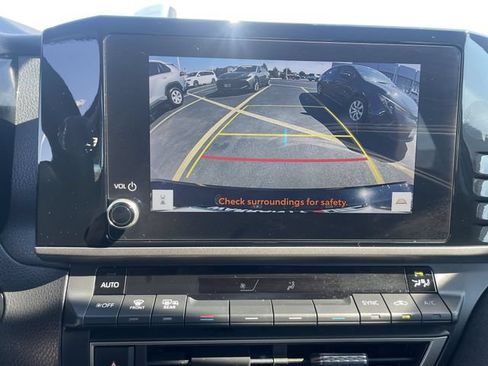Used 2025 Toyota Camry LE FWD image 23