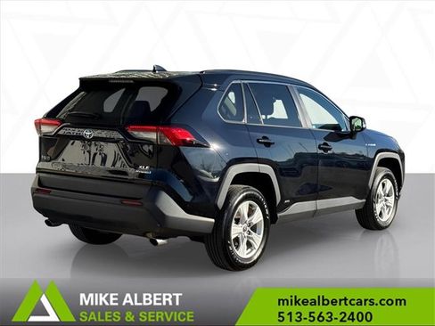 Used 2021 Toyota RAV4 XLE image 4