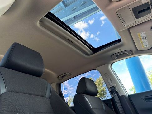 Used 2024 Honda CR-V EX image 16