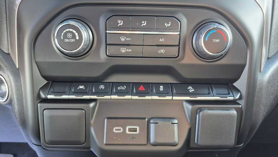 Used 2026 Chevrolet Silverado 1500 Custom Trail Boss AWD/4WD image 19