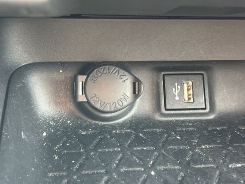 Used 2023 Toyota RAV4 LE AWD/4WD image 28