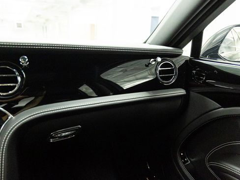 Used 2016 Bentley Mulsanne RWD image 35