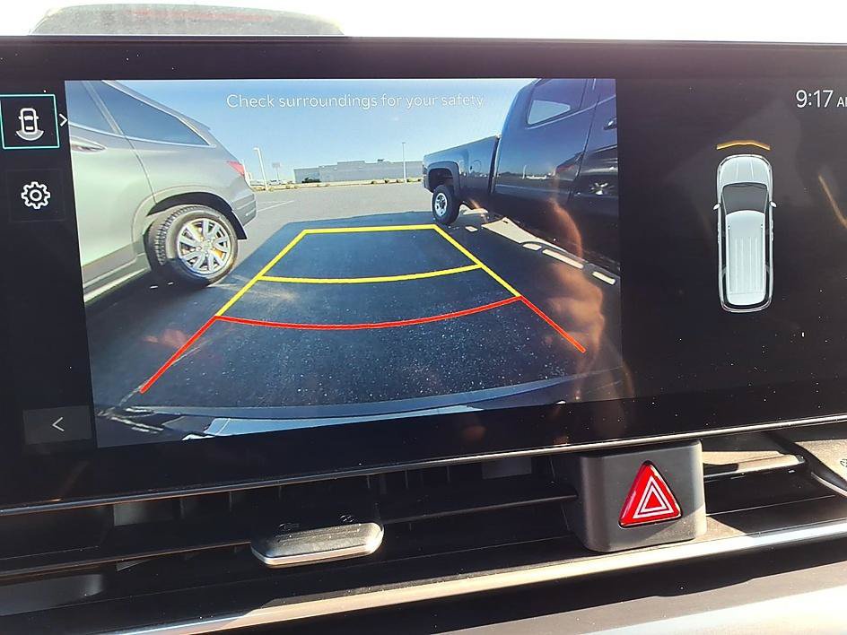Used 2025 Kia Carnival FWD image 30