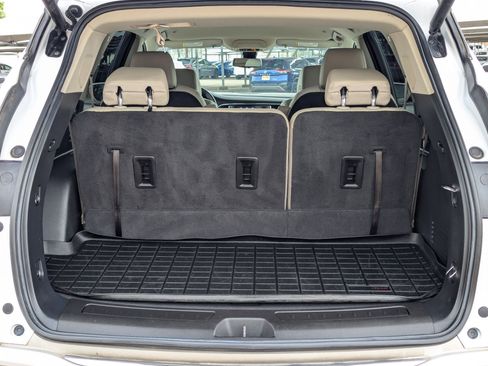 Used 2020 Buick Enclave Essence w/ Sound and Sites Package image 24