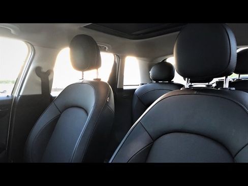Used 2015 MINI Cooper 4-Door Hardtop FWD image 8