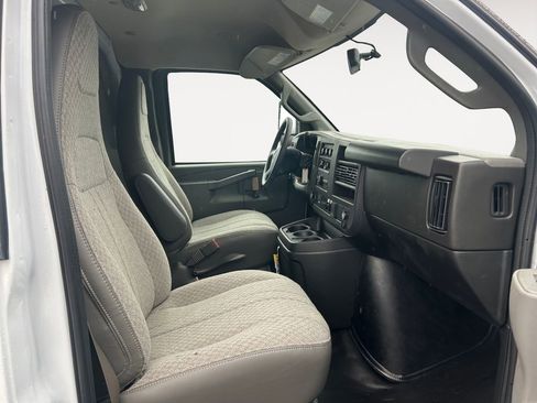 New 2025 GMC Savana 3500 w/ Power Convenience Package RWD image 9